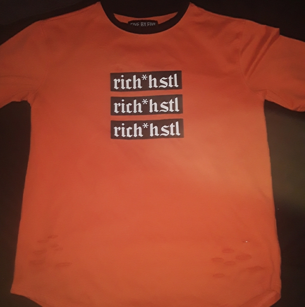 Graphic tee shirt